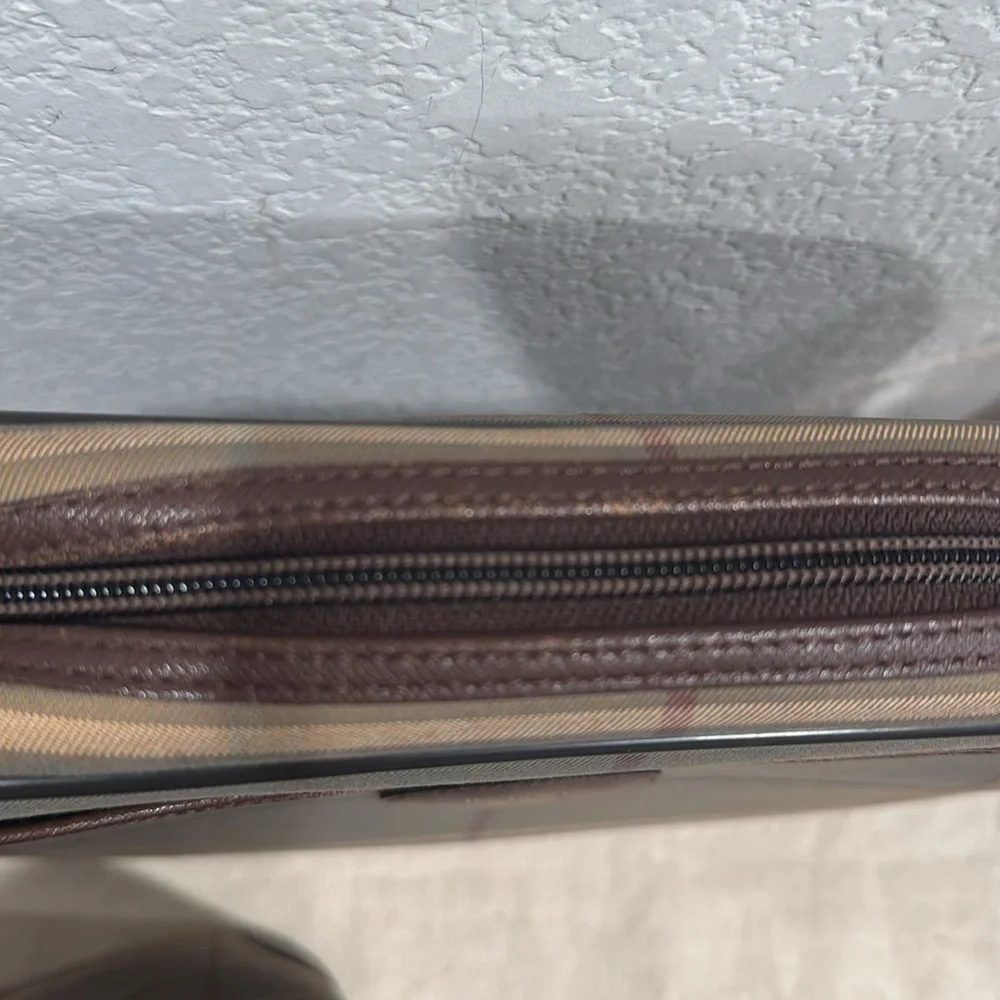 BURBERRYS VINTAGE Check Shoulder Bag with Matching Pouch - Picture 3 of 13